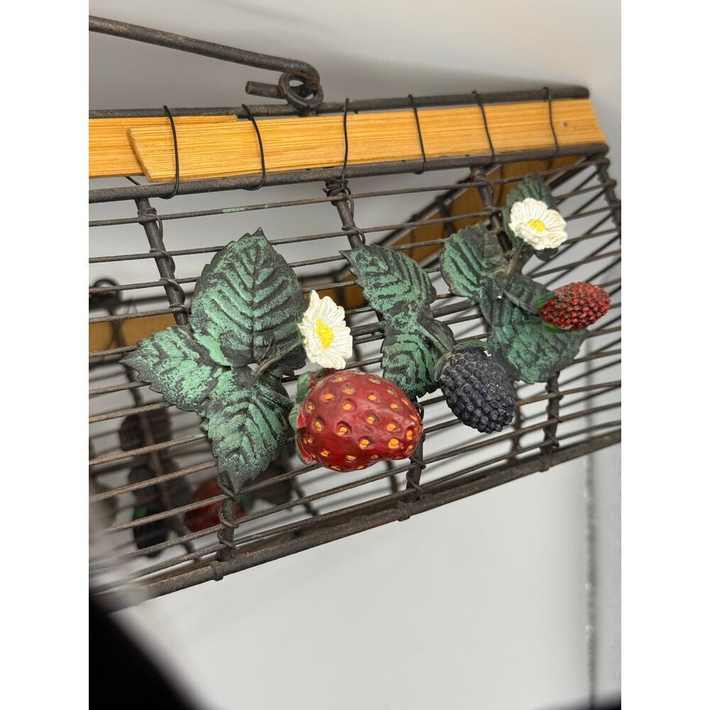 Metal Wire Basket Fruit Handle Berries Strawberry Farmhouse Cottage Core - Picture 6 of 9